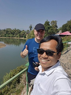 ให้บริการลูกค้า