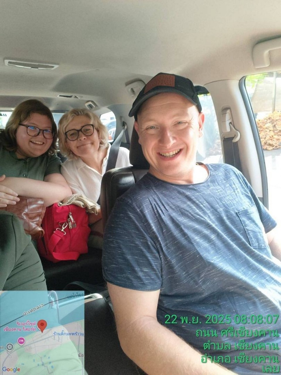 ยินดีให้บริการครับ ทีมงานของเรา มีการบริการเหมารถพร้อมคนขับ (ไม่มีเช่ารถขับเอง) ไม่ต้องเสียเวลาขับรถเอง มีเวลาส่วนตัวมากขึ้น สะดวก สบาย หายกังวล คนขับรถชำนาญเส้นทาง ไม่พาอ้อม ขับรถนิ่ม แต่งการสะอาด เป็นกันเองกับลูกค้า สามารถสอบถามเส้นทาง รายละเอียดก่อนการใช้บริการเพื่อความมั่นใจ ปลอดภัย 100 % คุณลูกค้าสามารถติดต่อจองรถล่วงหน้า พร้อมส่งประวัติคนขับรถ รายละเอียดคนขับ ทีมงานมีรถบริการทั่วประเทศ ทุกๆพื้นทีมงานจะจัดรถไปรับ มีรถบริการแน่นอน 100 %ครับ